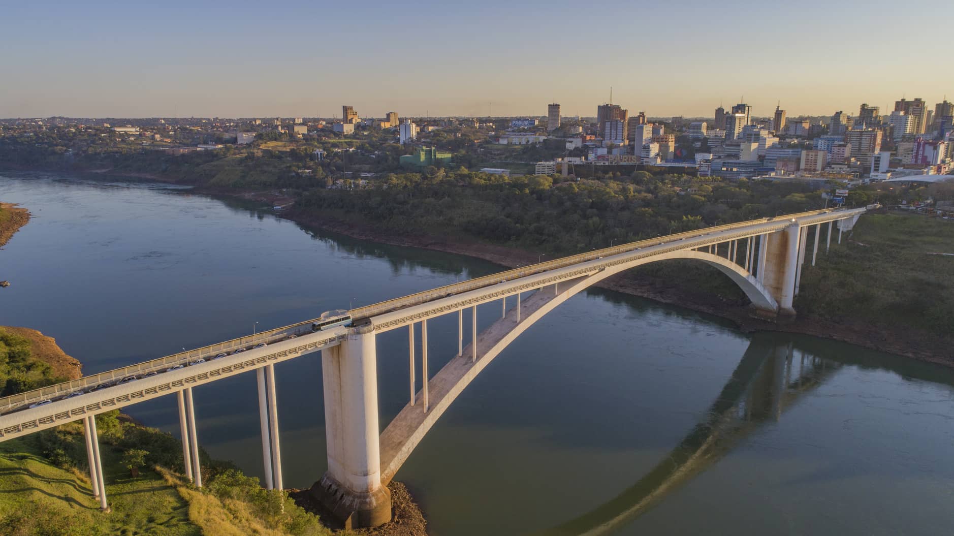 Fronteira do Paraguai: Descubra os Segredos de um Destino Encantador ou Perigoso!