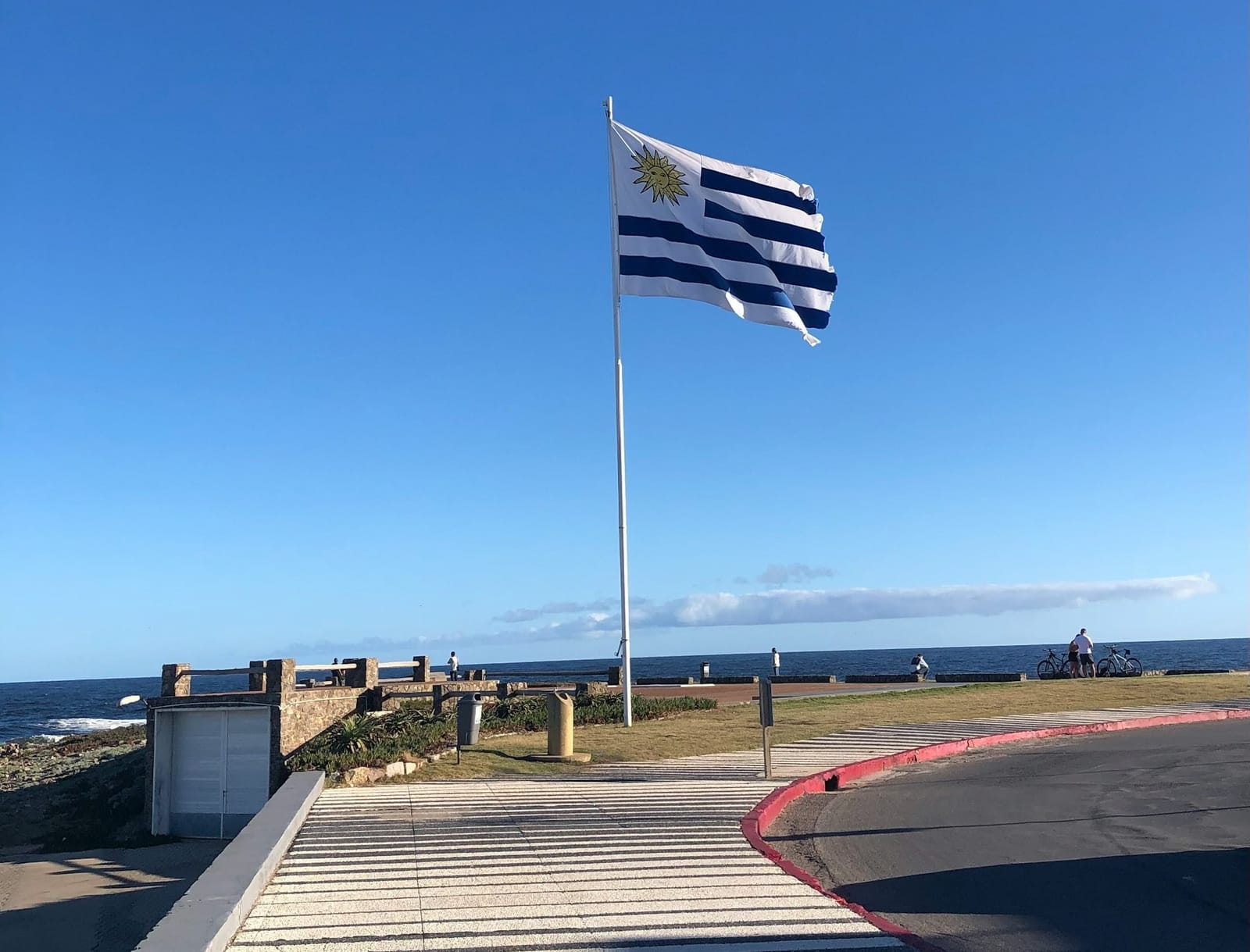 Comparativo de Segurança: Uruguay vs Brasil - Onde é Mais Seguro Viver e Viajar?